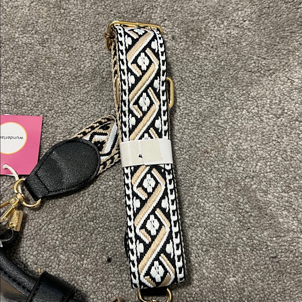 NWT Modern+Chic Logan Clear Crossbody Bag with Black Trim - Picture 4 of 5